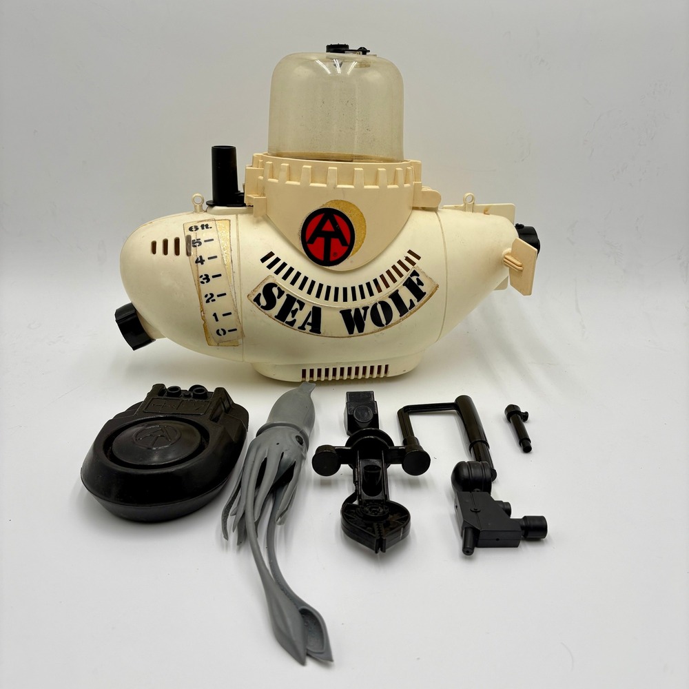 Vintage GI Joe Adventure Team Sea Wolf Submarine Hasbro 1970s Squid Accessories